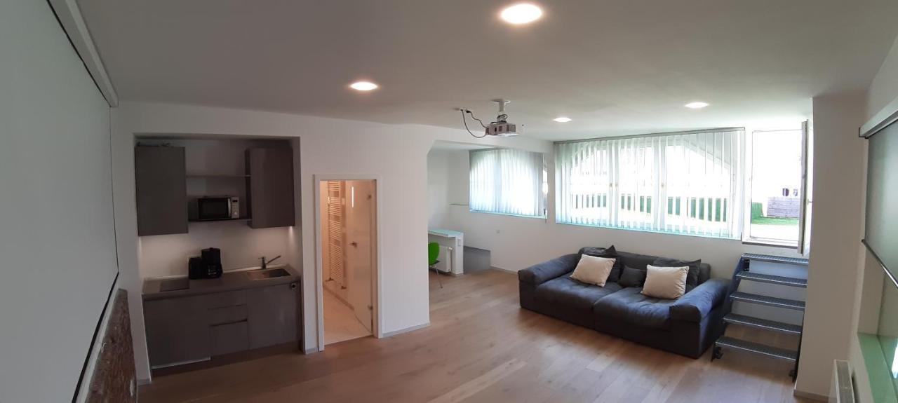 Modern Und Ruhig In Wuppertal Mit Heimkino-Beamer! Top Ausstattung Und Privatparkplatz An Der Unterkunft Bagian luar foto