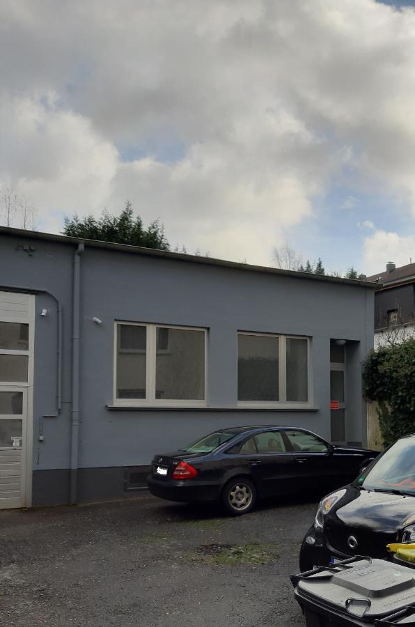 Modern Und Ruhig In Wuppertal Mit Heimkino-Beamer! Top Ausstattung Und Privatparkplatz An Der Unterkunft Bagian luar foto